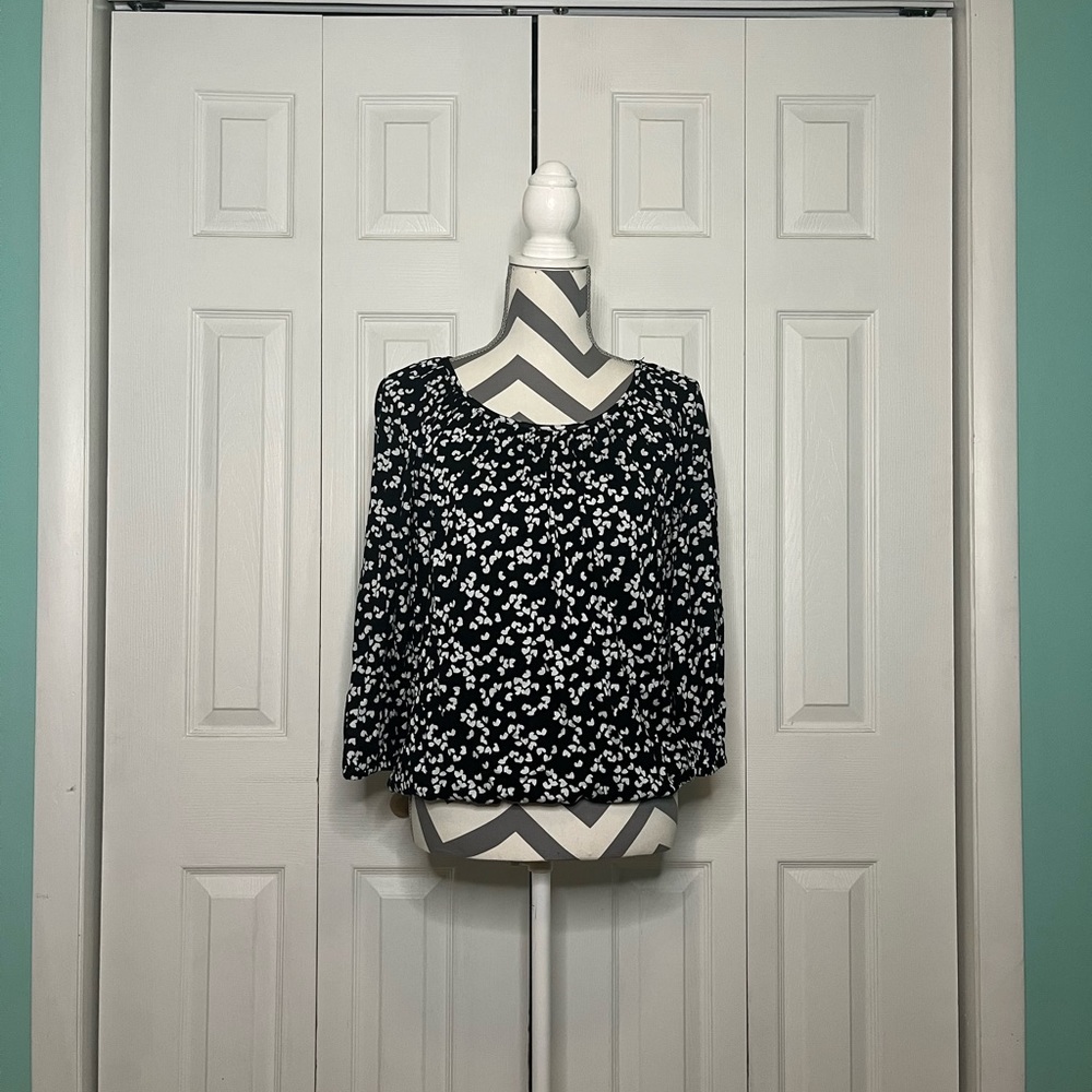 ❗️Closet Clear Out❗️Michael Kors Heart Long Sleeve Top